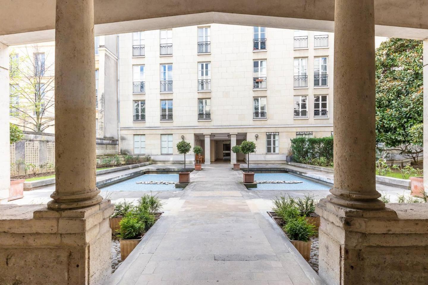 Home In Paris Marais Elegant Flat In Old Париж Екстериор снимка